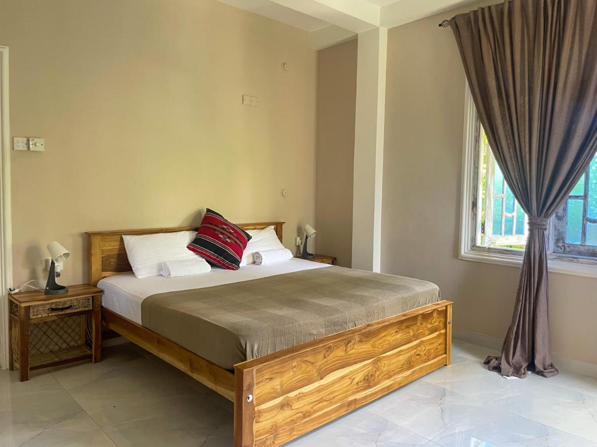Habibi Hostel & Restaurant Унаватуна Экстерьер фото