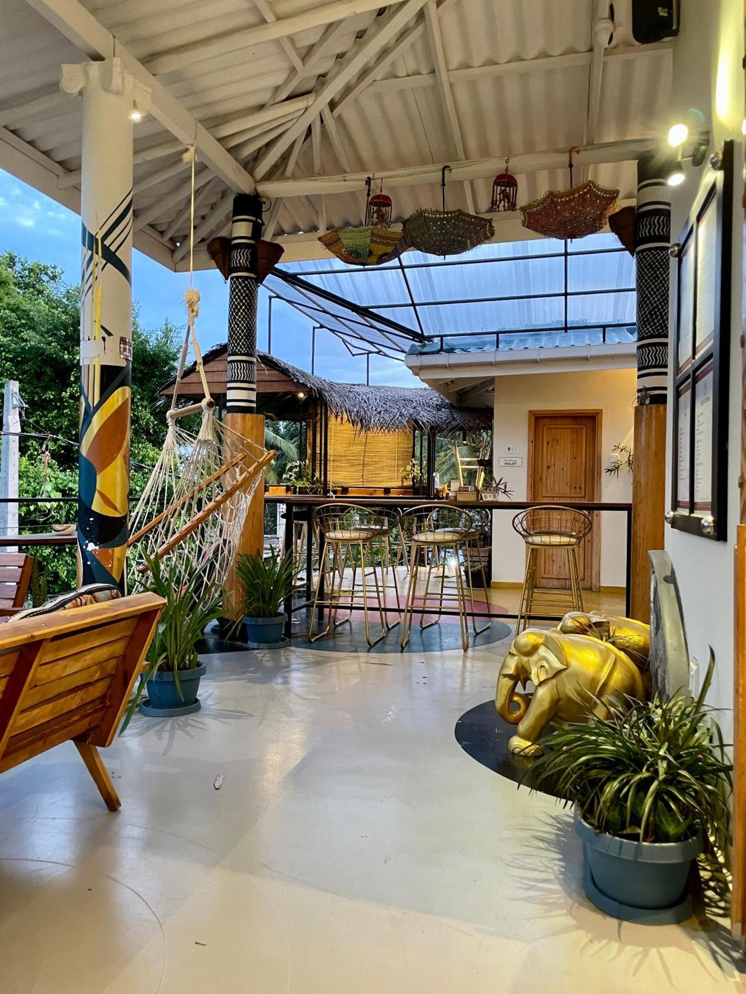 Habibi Hostel & Restaurant Унаватуна Экстерьер фото
