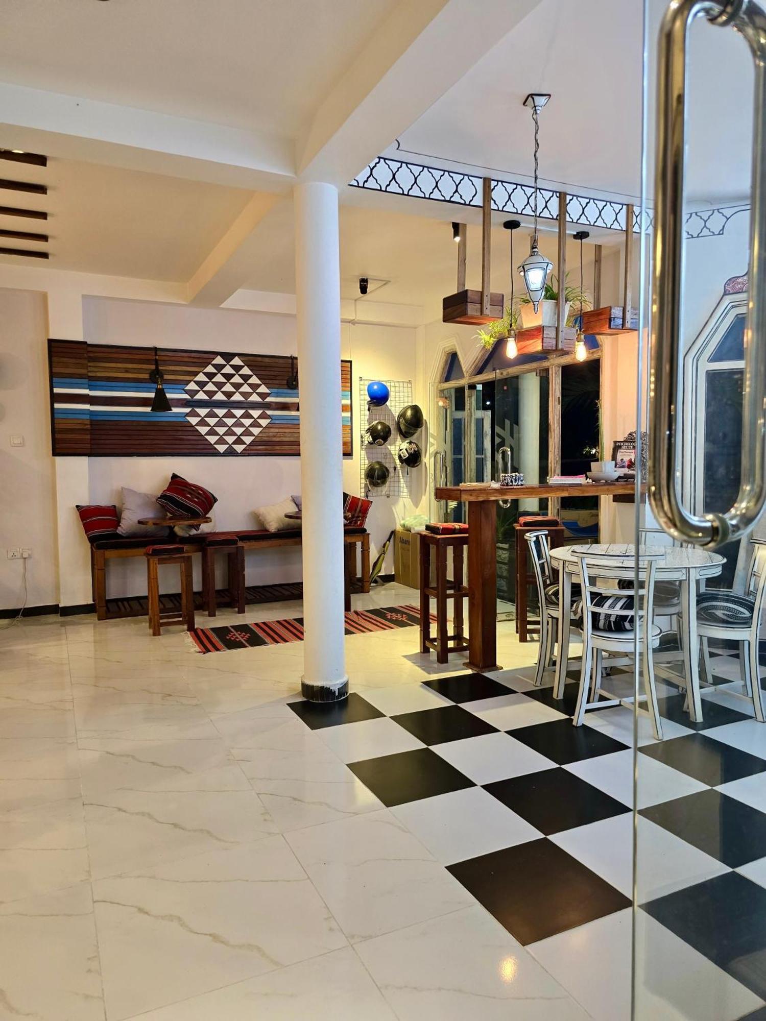 Habibi Hostel & Restaurant Унаватуна Экстерьер фото