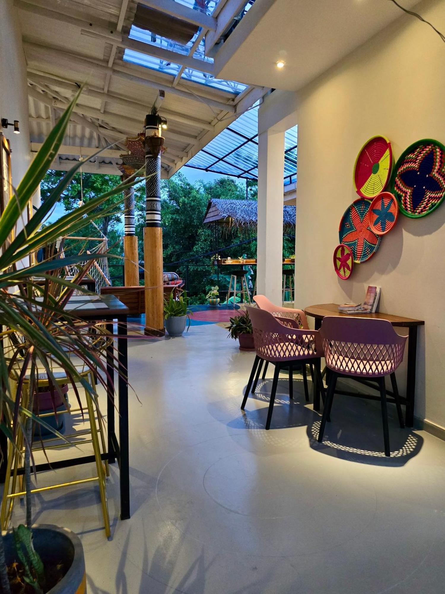 Habibi Hostel & Restaurant Унаватуна Экстерьер фото