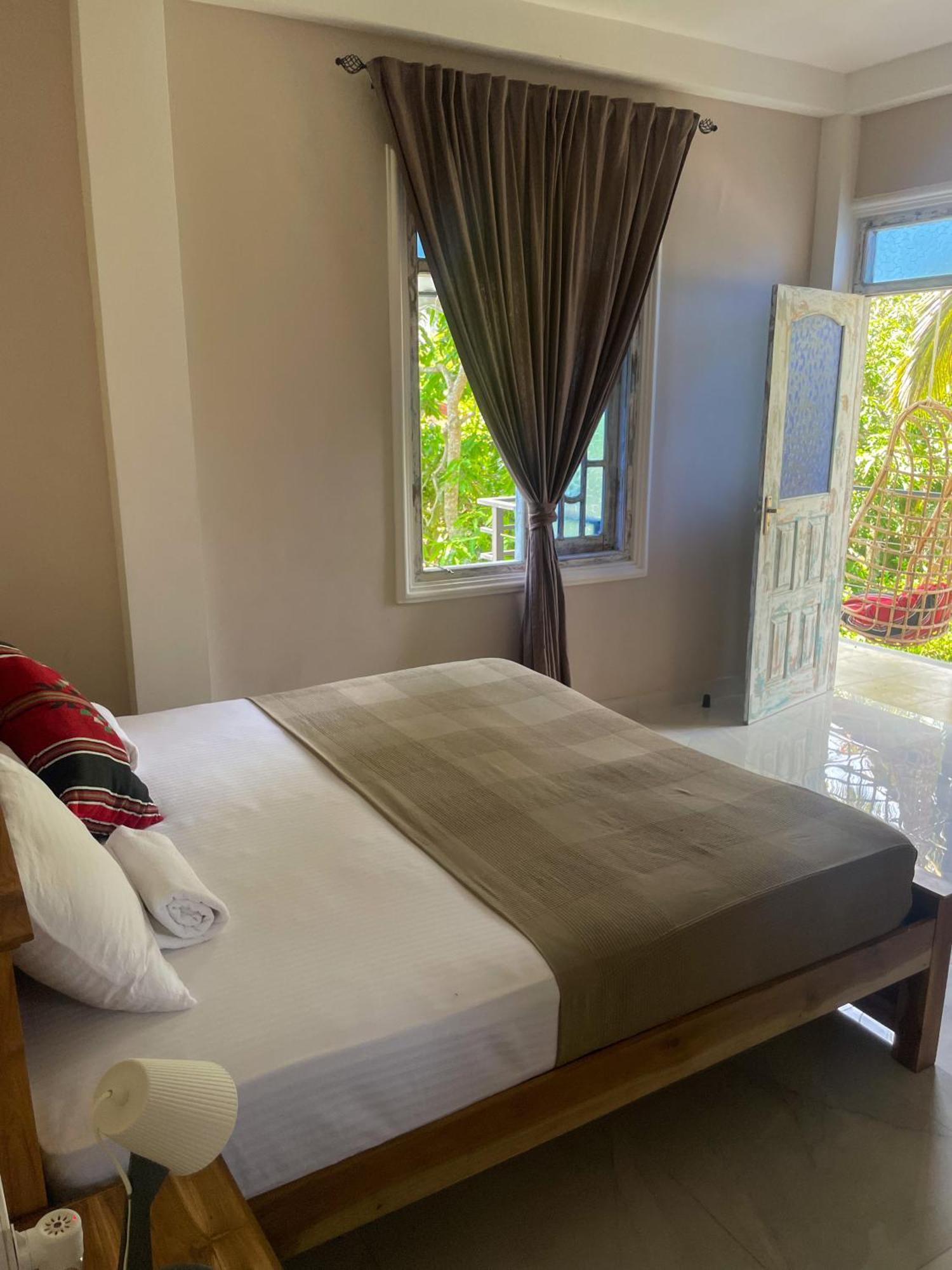 Habibi Hostel & Restaurant Унаватуна Экстерьер фото