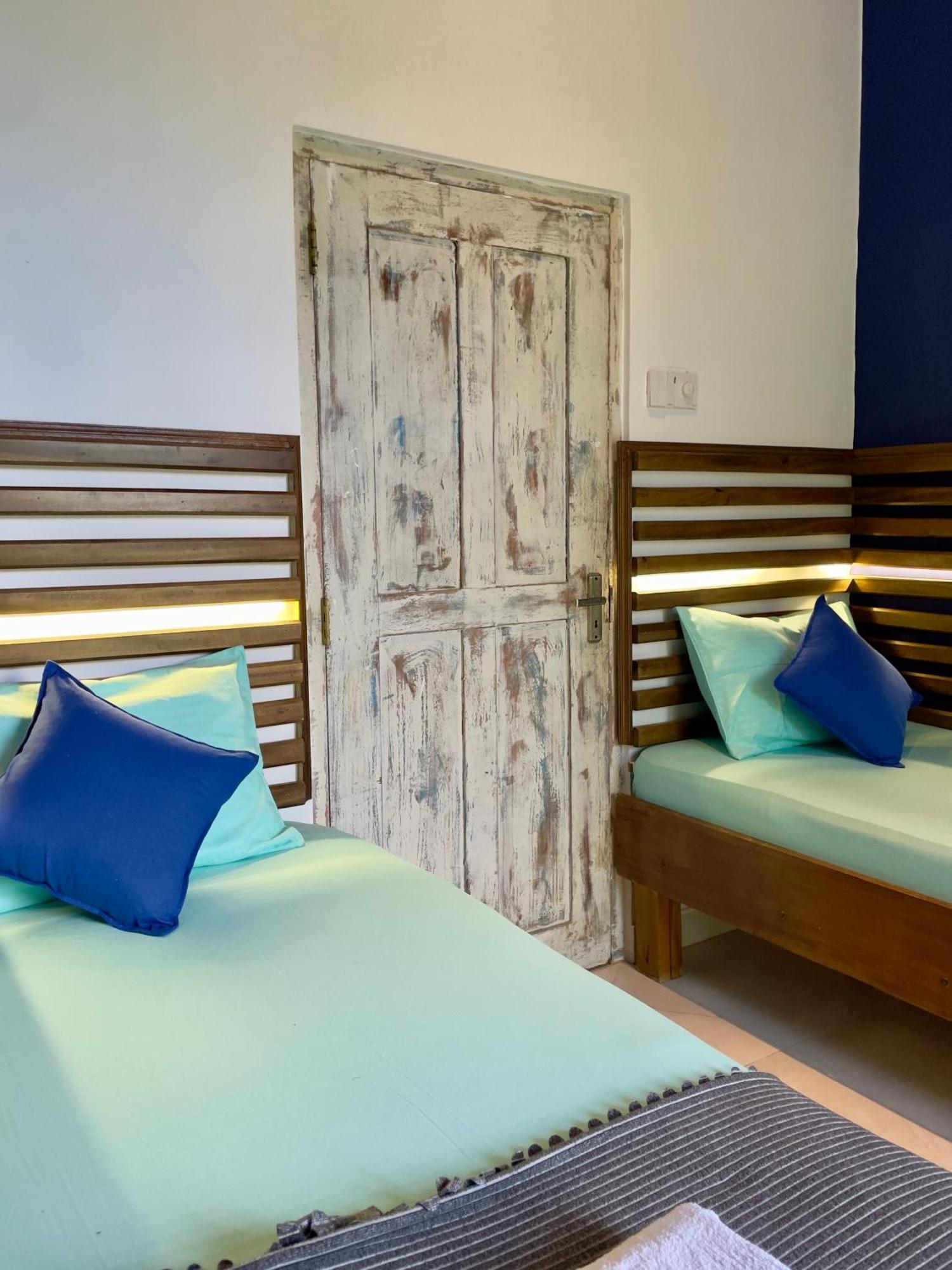 Habibi Hostel & Restaurant Унаватуна Экстерьер фото