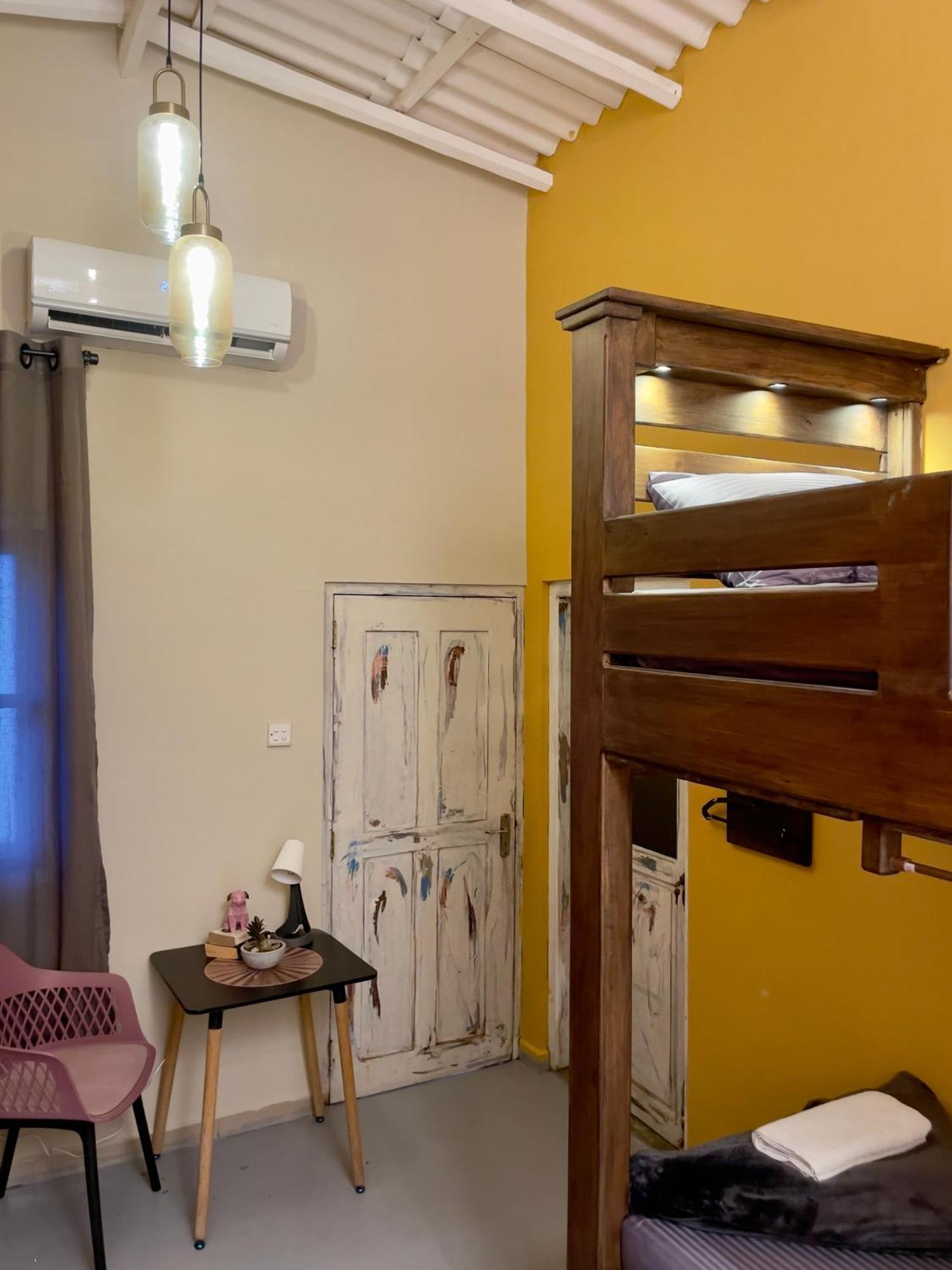 Habibi Hostel & Restaurant Унаватуна Экстерьер фото